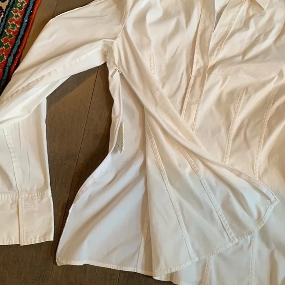 BOSS SESY, CUTE, BEAUTIFUL, FLATTERING BLOSE - Picture 13 of 16